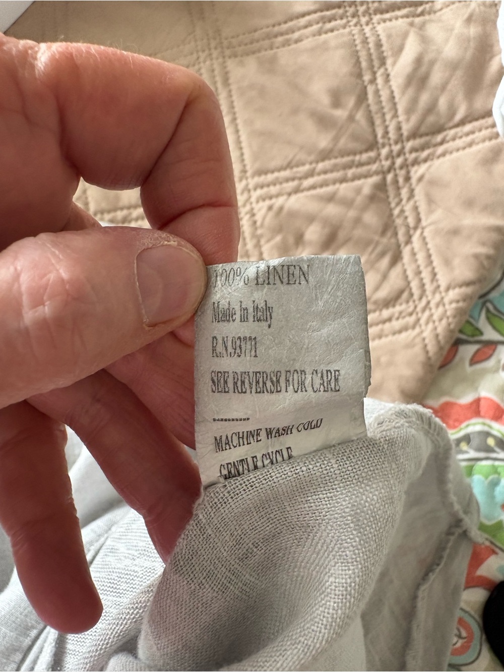 Camille & Co linen Lightweight Gray V-Neck Women's Top - Picture 4 of 4